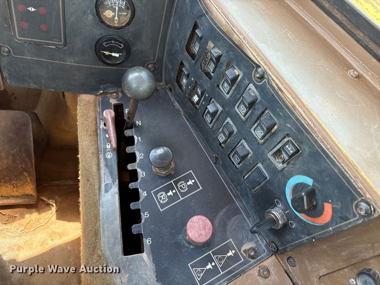image for item EW4613 1998 Caterpillar 615C Series II elevating scraper