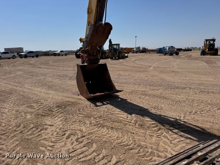 image for item EW4615 2003 Komatsu PC200LC excavator
