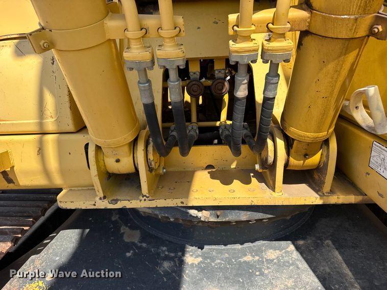 image for item EW4615 2003 Komatsu PC200LC excavator