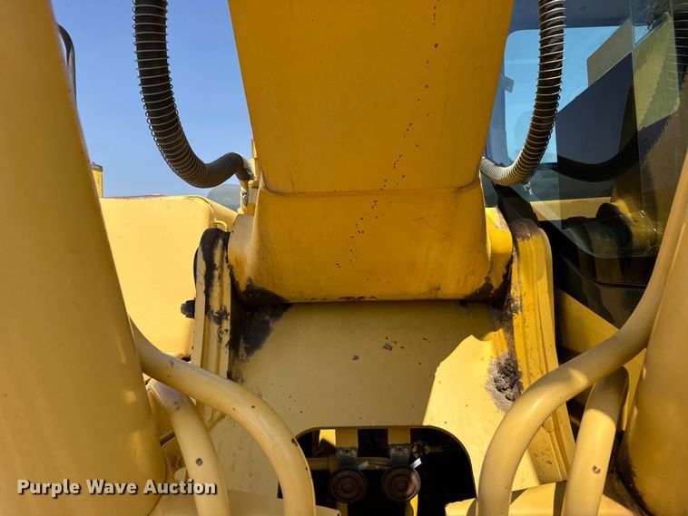 image for item EW4615 2003 Komatsu PC200LC excavator