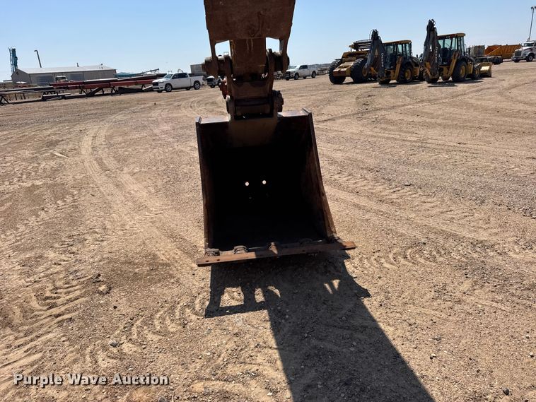 image for item EW4615 2003 Komatsu PC200LC excavator