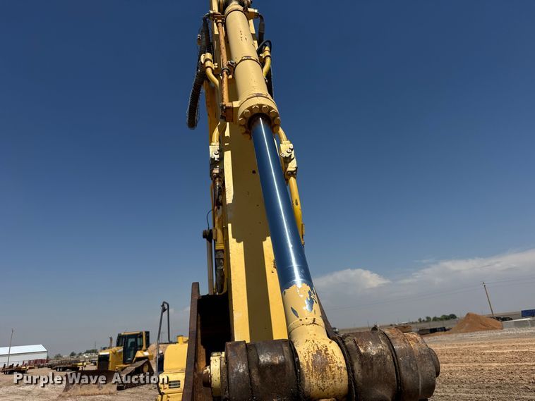 image for item EW4615 2003 Komatsu PC200LC excavator