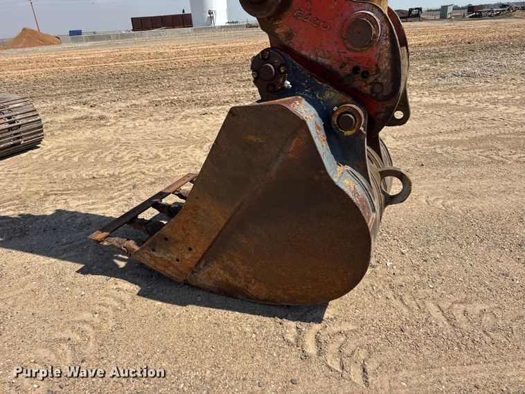 image for item EW4615 2003 Komatsu PC200LC excavator