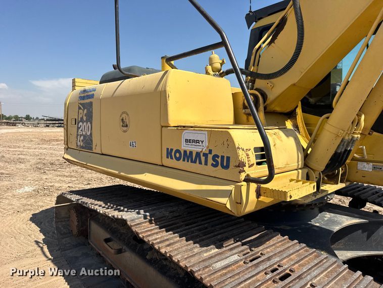 image for item EW4615 2003 Komatsu PC200LC excavator