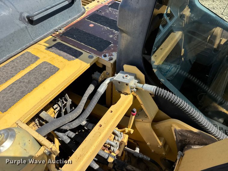 image for item EW4615 2003 Komatsu PC200LC excavator