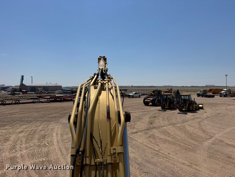 image for item EW4615 2003 Komatsu PC200LC excavator