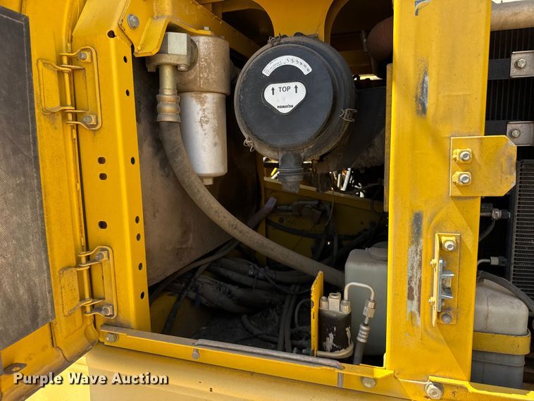 image for item EW4615 2003 Komatsu PC200LC excavator
