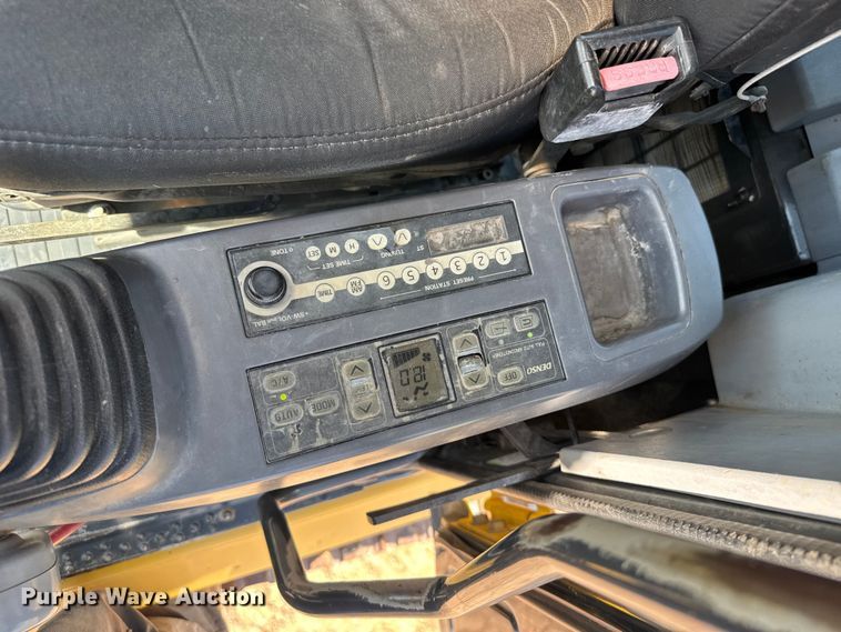 image for item EW4615 2003 Komatsu PC200LC excavator