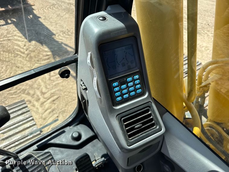 image for item EW4615 2003 Komatsu PC200LC excavator