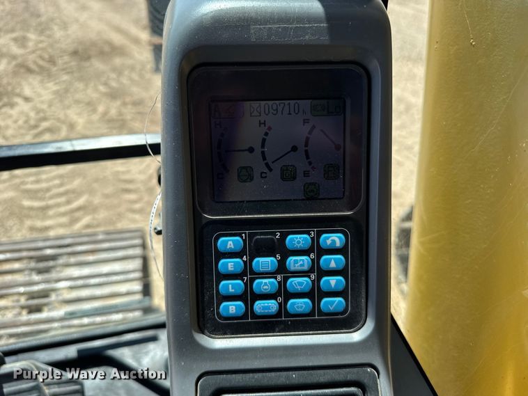 image for item EW4615 2003 Komatsu PC200LC excavator