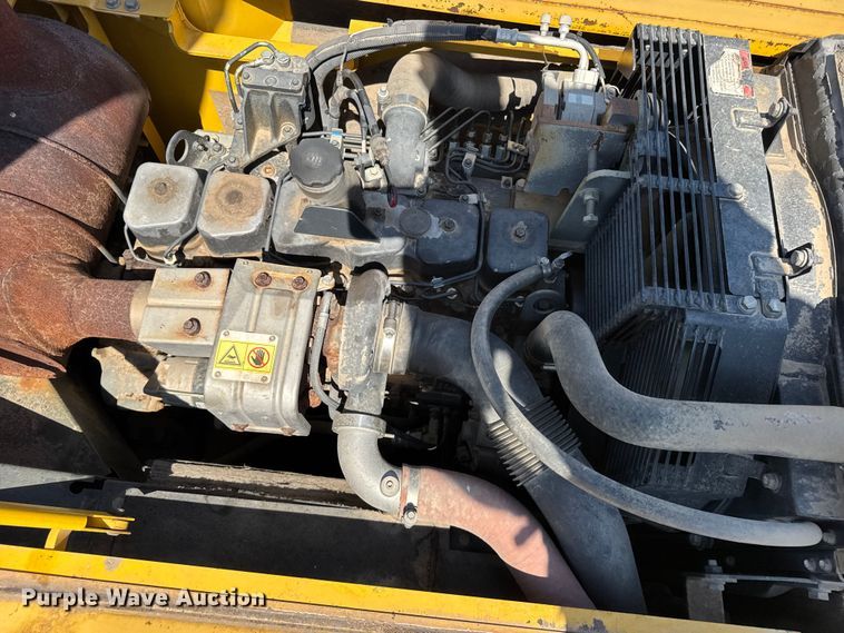 image for item EW4615 2003 Komatsu PC200LC excavator