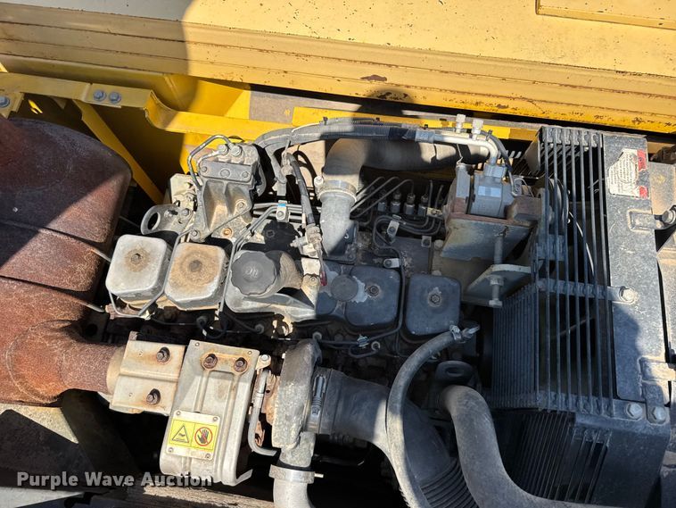 image for item EW4615 2003 Komatsu PC200LC excavator