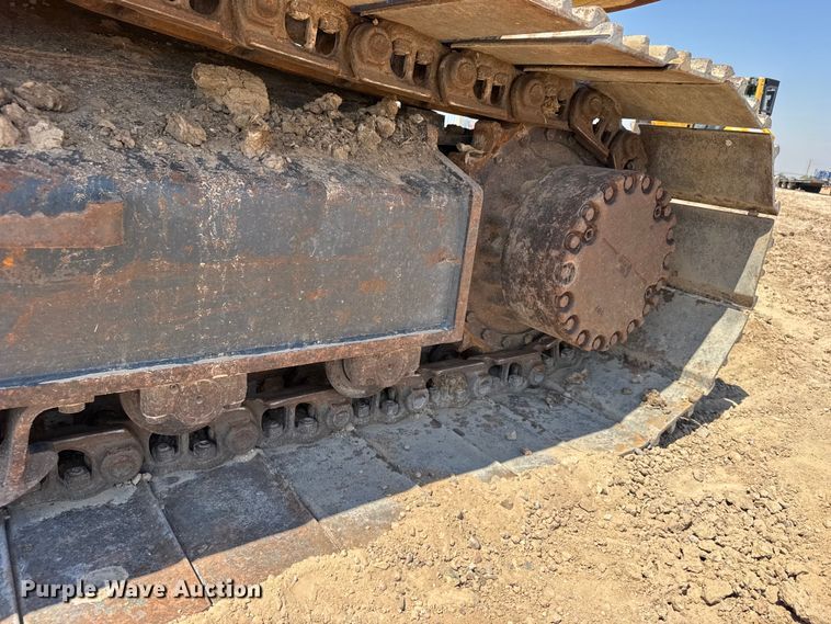 image for item EW4615 2003 Komatsu PC200LC excavator