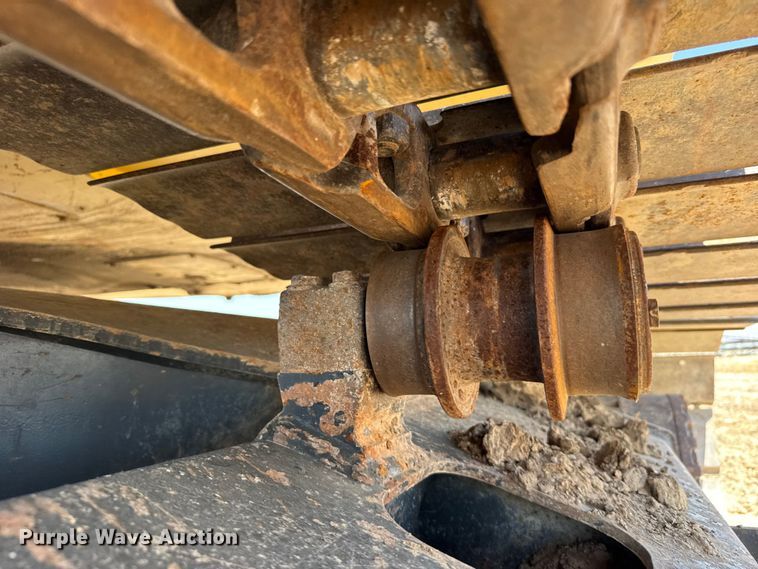 image for item EW4615 2003 Komatsu PC200LC excavator