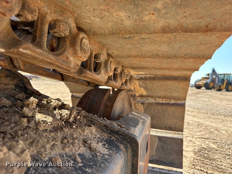 image for item EW4615 2003 Komatsu PC200LC excavator