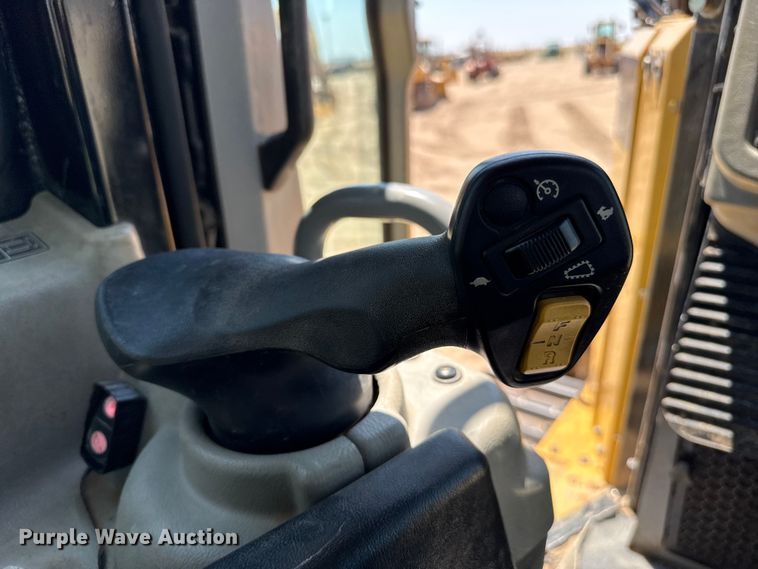image for item EW4617 2012 Caterpillar D6T XL dozer
