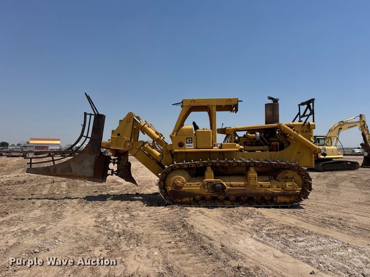 image for item EW4618 1975 Caterpillar D9H dozer