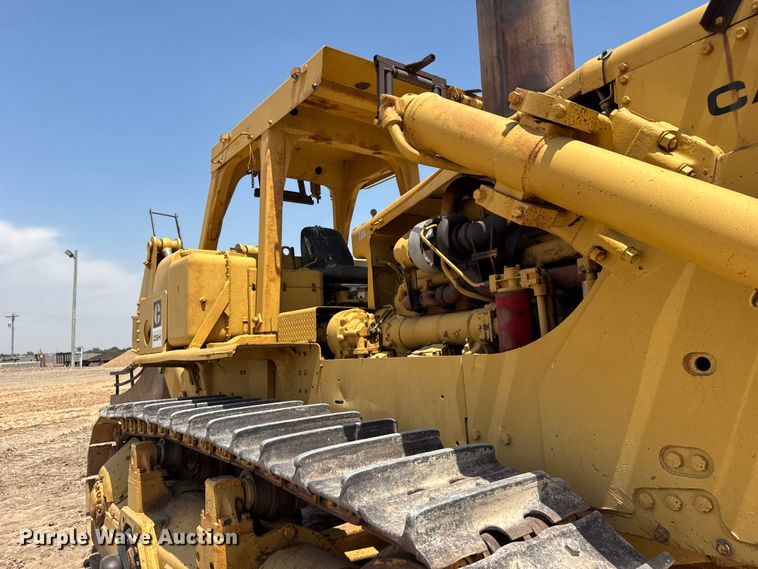 image for item EW4618 1975 Caterpillar D9H dozer