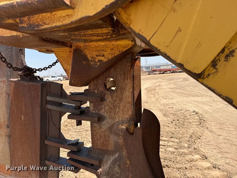 image for item EW4618 1975 Caterpillar D9H dozer