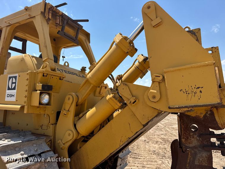 image for item EW4618 1975 Caterpillar D9H dozer