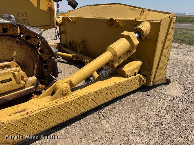image for item EW4618 1975 Caterpillar D9H dozer
