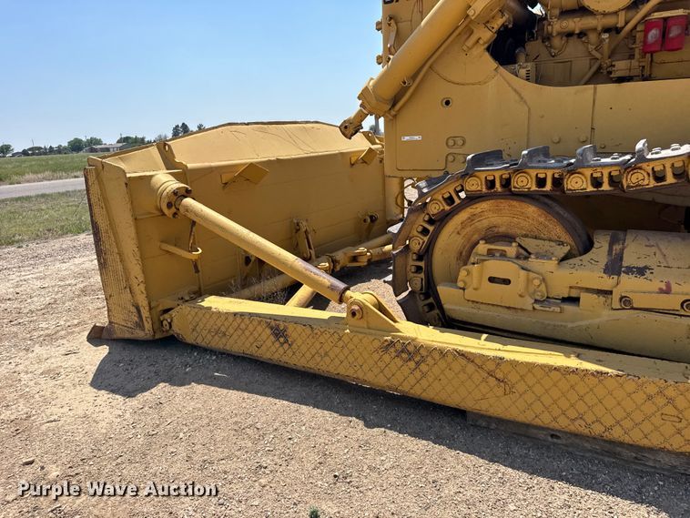 image for item EW4618 1975 Caterpillar D9H dozer