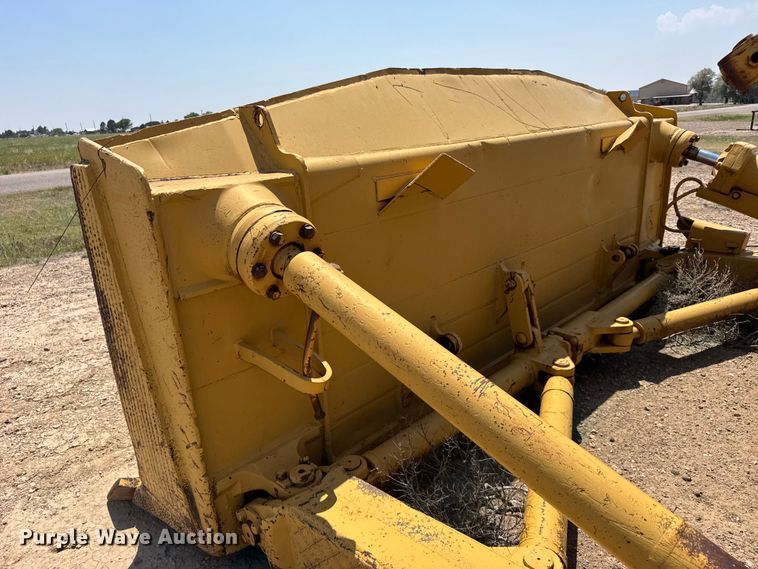 image for item EW4618 1975 Caterpillar D9H dozer