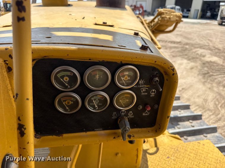 image for item EW4618 1975 Caterpillar D9H dozer