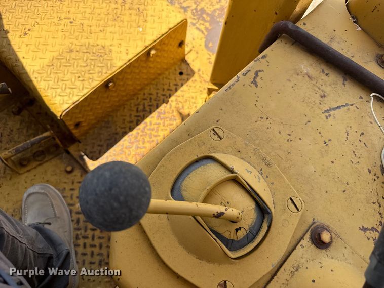 image for item EW4618 1975 Caterpillar D9H dozer