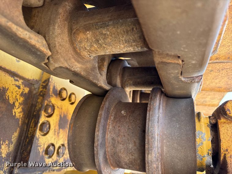 image for item EW4618 1975 Caterpillar D9H dozer