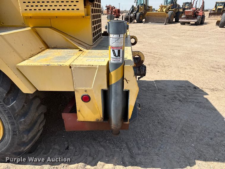 image for item EW4621 2000 Grove RT522B crane