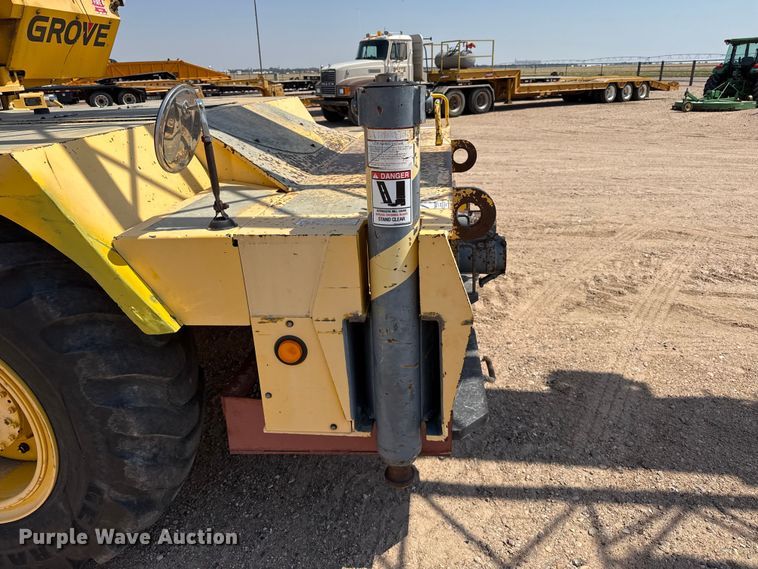image for item EW4621 2000 Grove RT522B crane