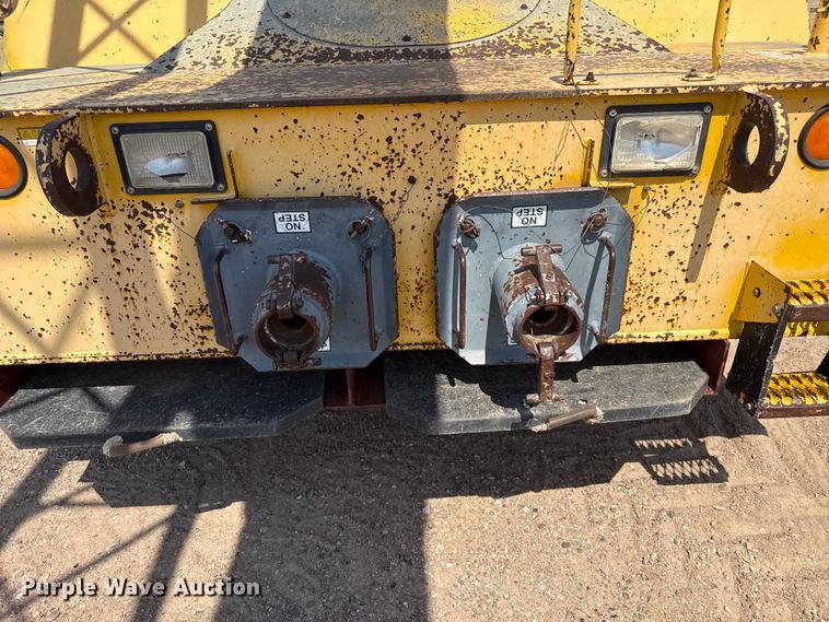 image for item EW4621 2000 Grove RT522B crane