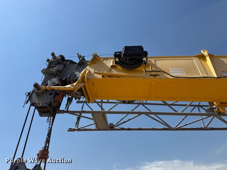 image for item EW4621 2000 Grove RT522B crane