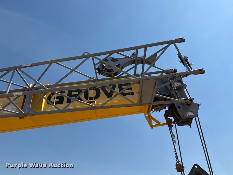 image for item EW4621 2000 Grove RT522B crane