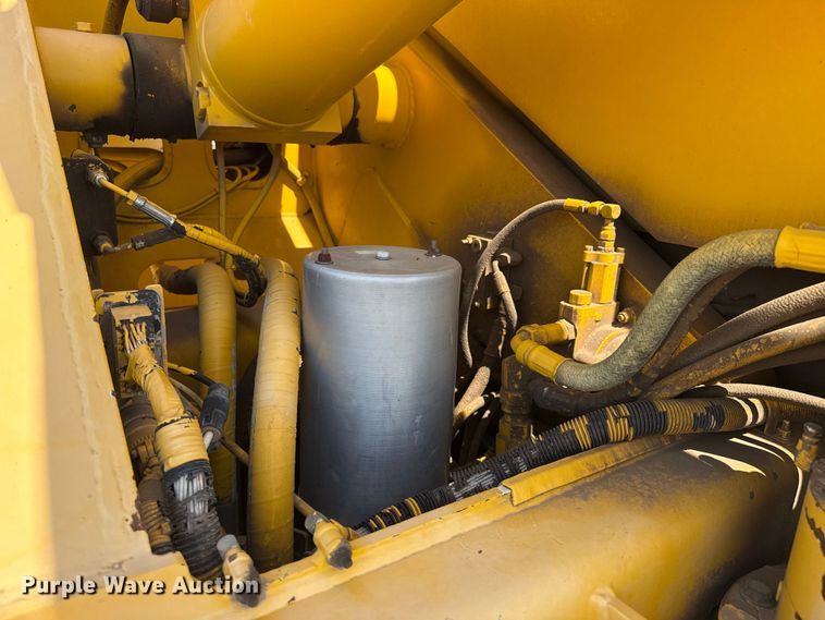 image for item EW4621 2000 Grove RT522B crane