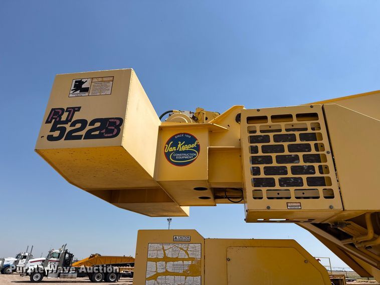 image for item EW4621 2000 Grove RT522B crane
