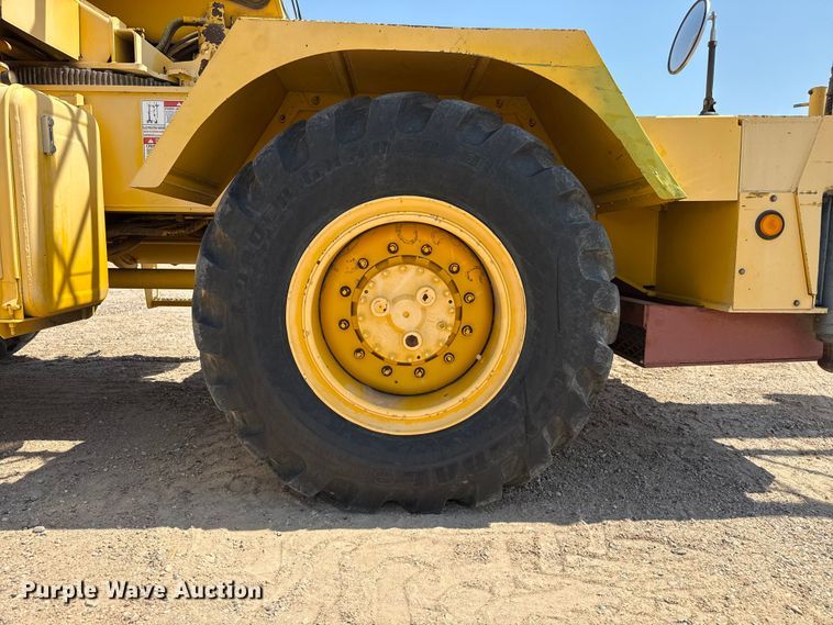 image for item EW4621 2000 Grove RT522B crane