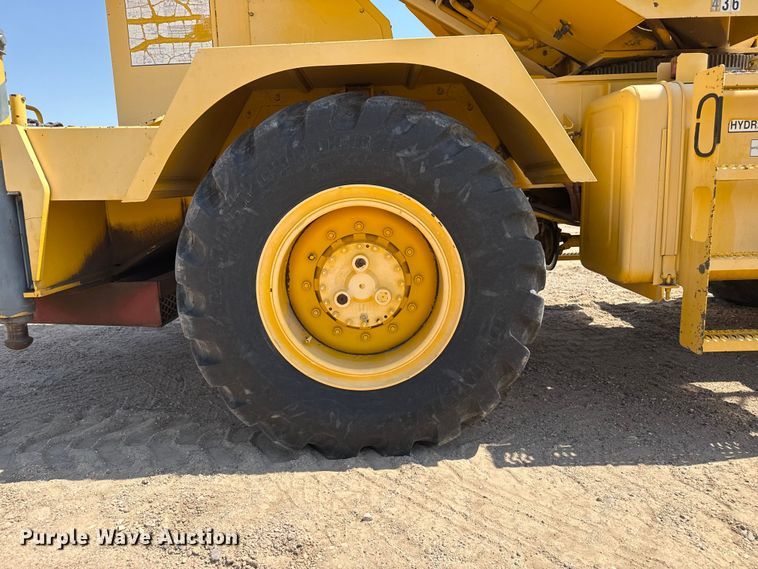 image for item EW4621 2000 Grove RT522B crane