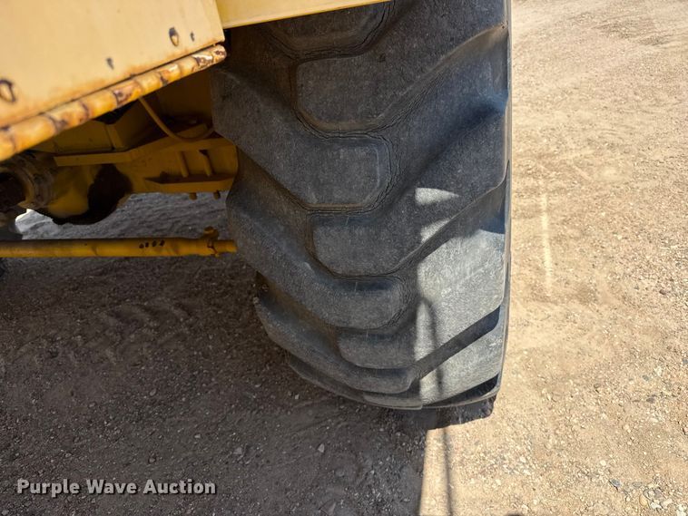 image for item EW4621 2000 Grove RT522B crane