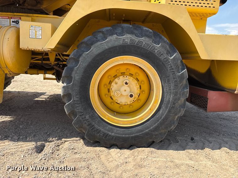 image for item EW4621 2000 Grove RT522B crane