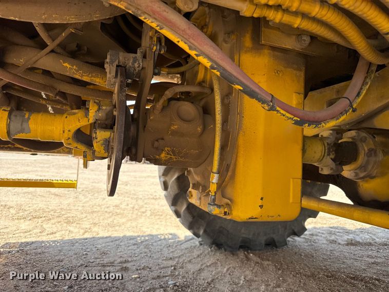 image for item EW4621 2000 Grove RT522B crane