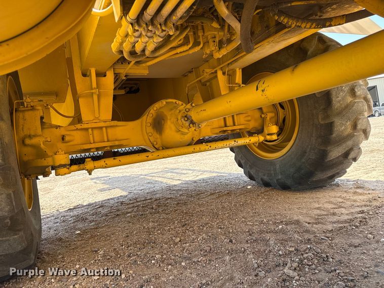 image for item EW4621 2000 Grove RT522B crane