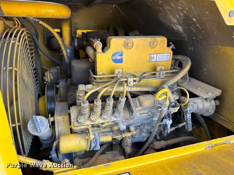 image for item EW4621 2000 Grove RT522B crane
