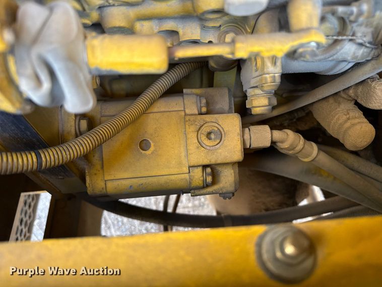 image for item EW4621 2000 Grove RT522B crane