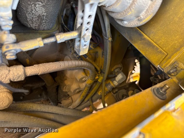 image for item EW4621 2000 Grove RT522B crane