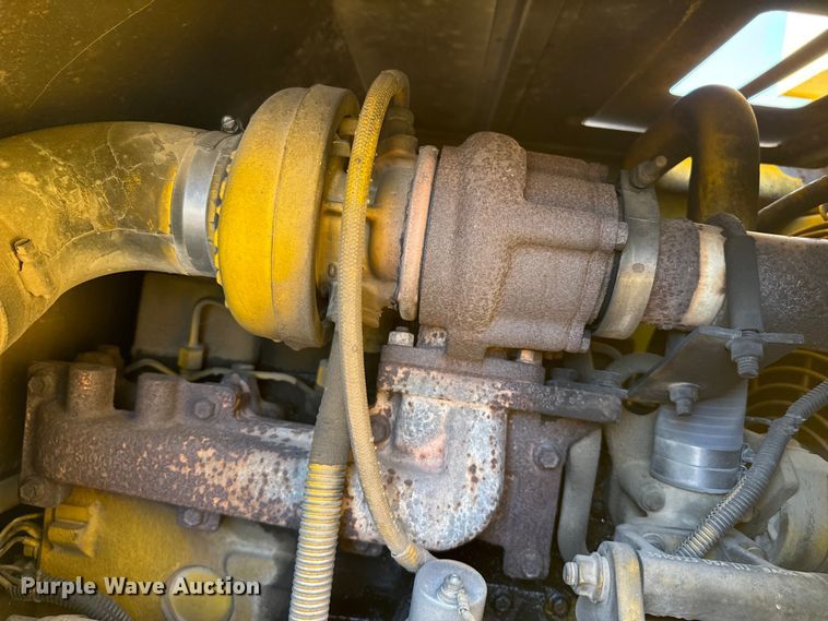 image for item EW4621 2000 Grove RT522B crane