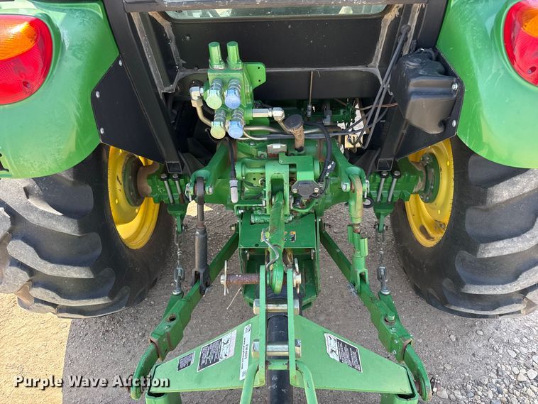 image for item EW4622 2014 John Deere 5085E MFWD tractor
