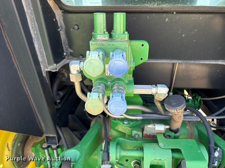 image for item EW4622 2014 John Deere 5085E MFWD tractor