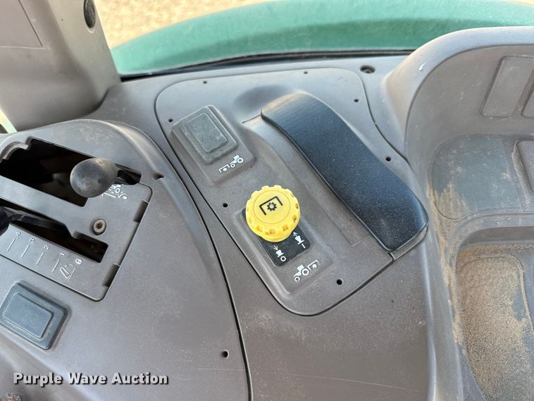 image for item EW4622 2014 John Deere 5085E MFWD tractor